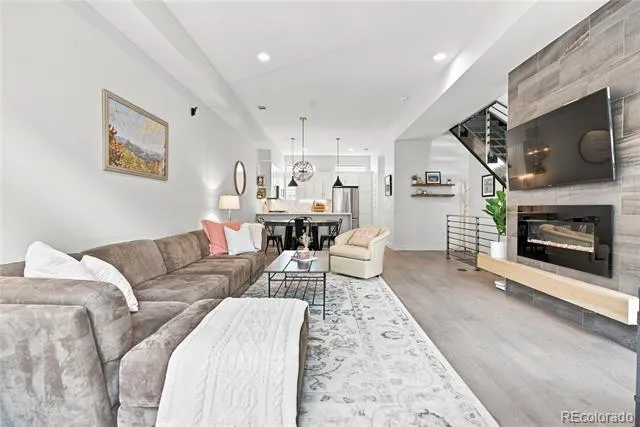 4055 W Conejos Place Denver, CO 80204