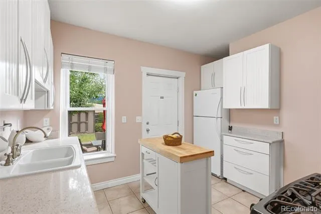 2211 Hooker Street Denver, CO 80211