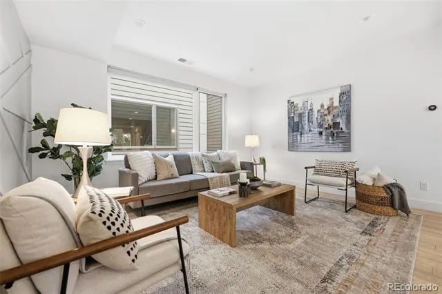 3264 W Conejos Place Denver, CO 80204