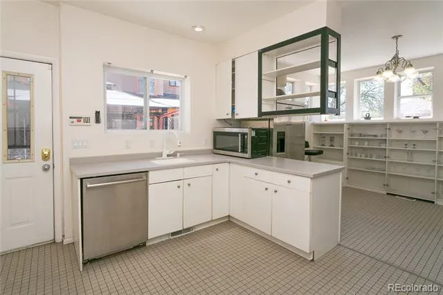 44 Lincoln Street Denver, CO 80203