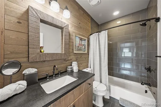 2526 King Street Denver, CO 80211