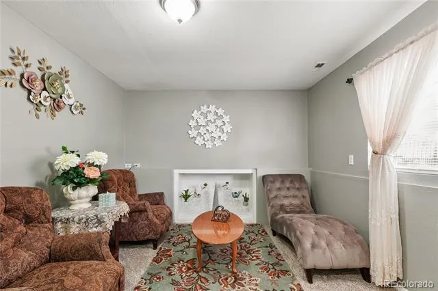 2045 Grosbear Lane Colorado Springs, CO 80916