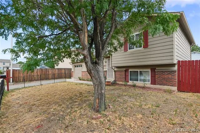 2045 Grosbear Lane Colorado Springs, CO 80916