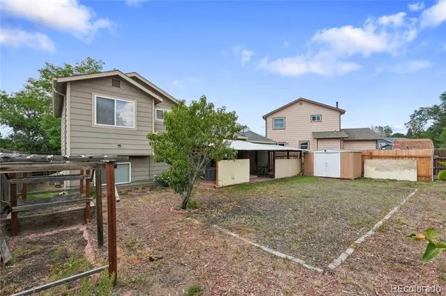 2045 Grosbear Lane Colorado Springs, CO 80916
