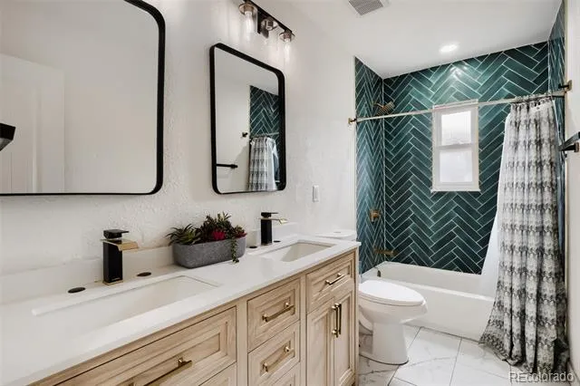 935 Quari Street Aurora, CO 80011