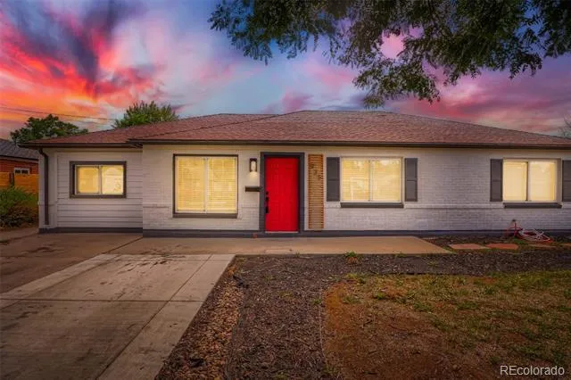935 Quari Street Aurora, CO 80011