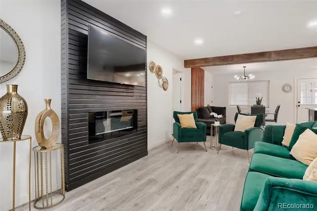 935 Quari Street Aurora, CO 80011
