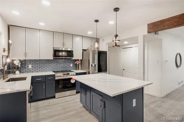 935 Quari Street Aurora, CO 80011