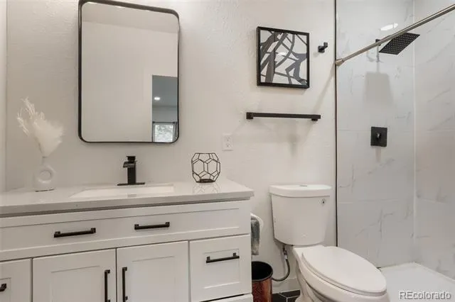 935 Quari Street Aurora, CO 80011