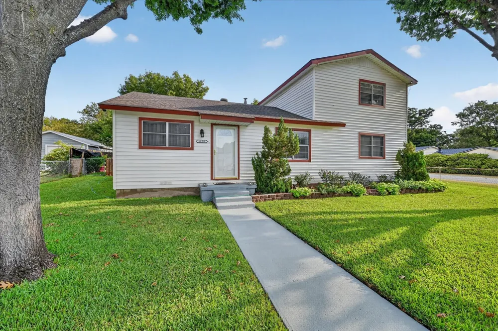 5800 Isbell Street Sansom Park, TX 76114