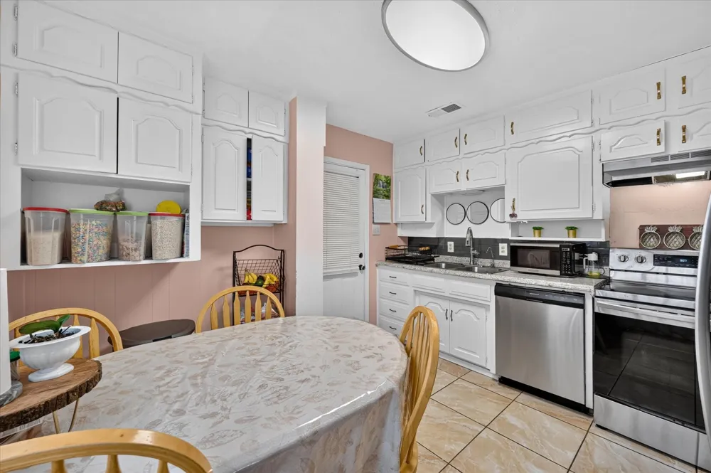 5800 Isbell Street Sansom Park, TX 76114