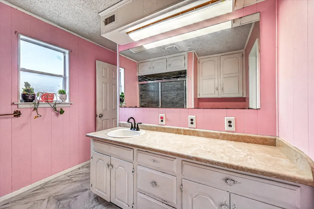 5800 Isbell Street Sansom Park, TX 76114