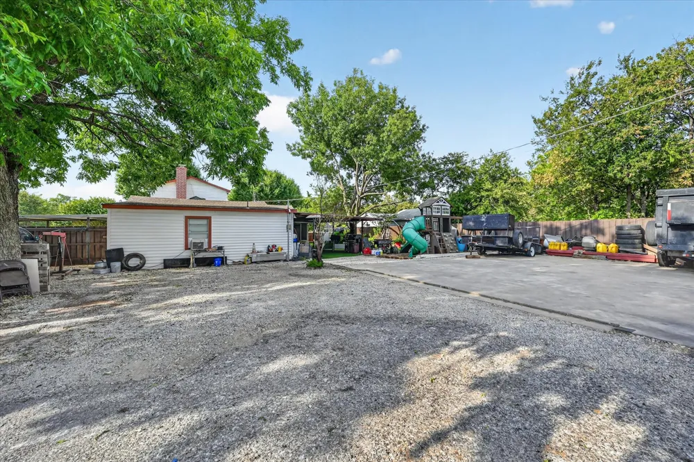 5800 Isbell Street Sansom Park, TX 76114