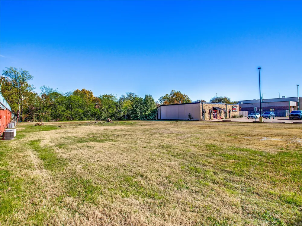5336 Davis Boulevard North Richland Hills, TX 76180
