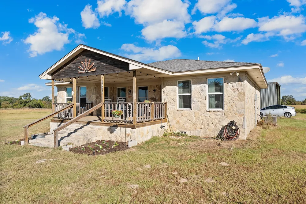 17215 Tarlton Road Mabank, TX 75147