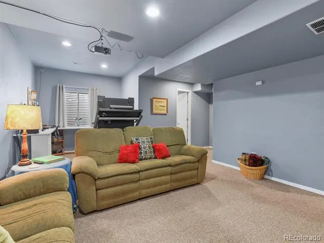 19408 E 40th Place Denver, CO 80249