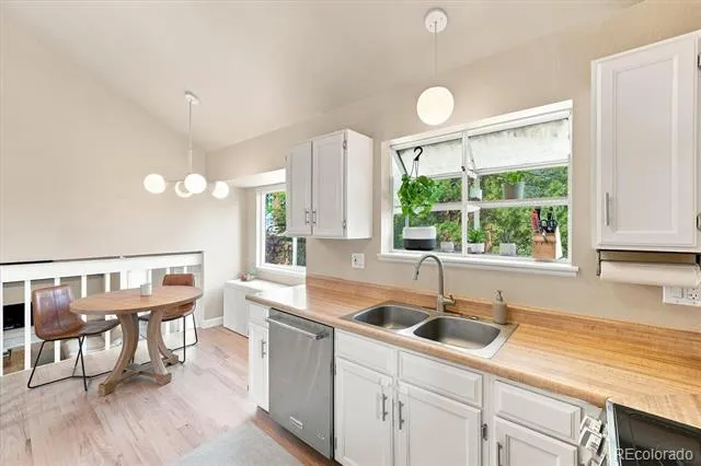 10919 E Maplewood Drive Englewood, CO 80111