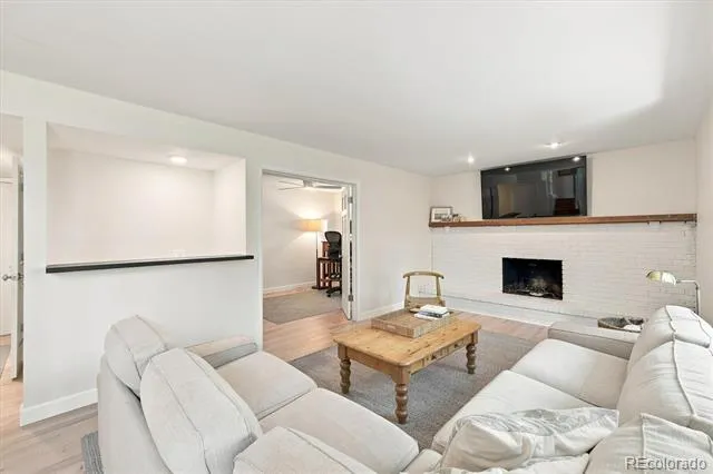 10919 E Maplewood Drive Englewood, CO 80111