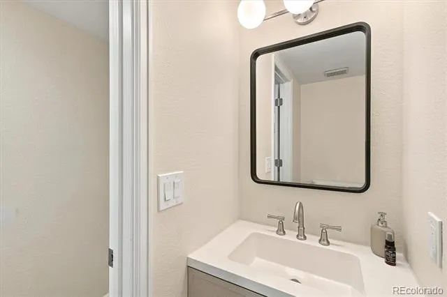 10919 E Maplewood Drive Englewood, CO 80111