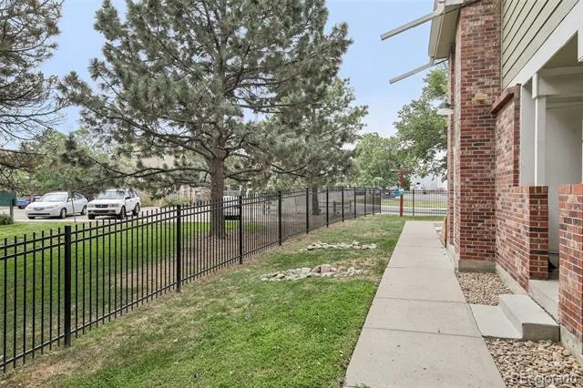 982 S Dearborn Way #18 Aurora, CO 80012