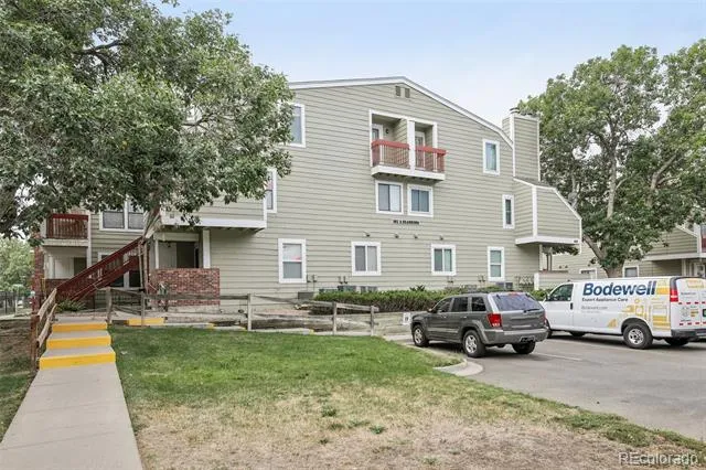 982 S Dearborn Way #18 Aurora, CO 80012
