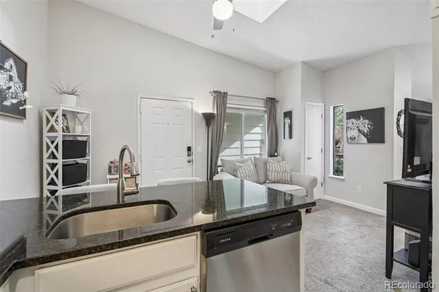 982 S Dearborn Way #18 Aurora, CO 80012