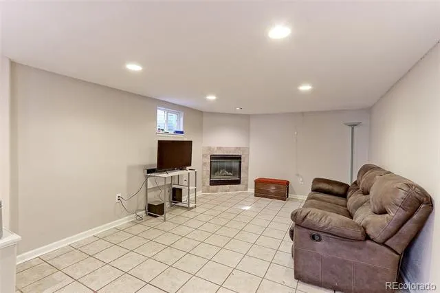 7136 Otis Street Arvada, CO 80003