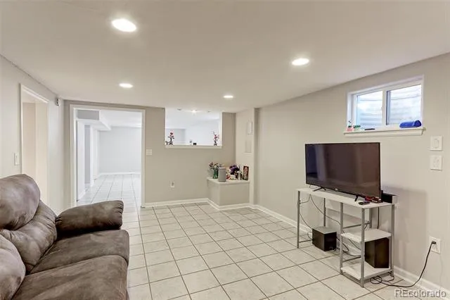 7136 Otis Street Arvada, CO 80003