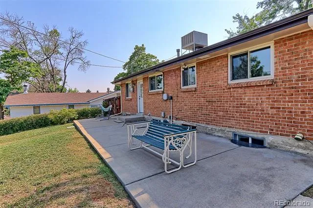 7136 Otis Street Arvada, CO 80003