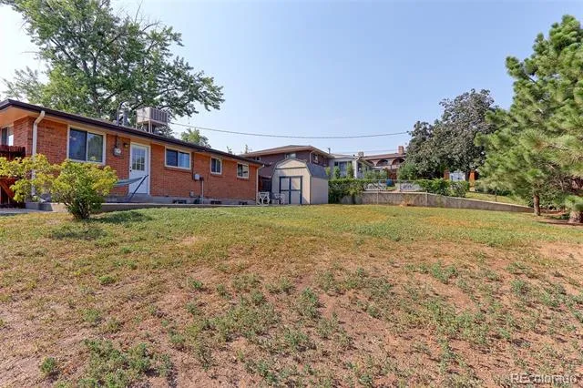 7136 Otis Street Arvada, CO 80003