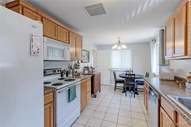 7136 Otis Street Arvada, CO 80003