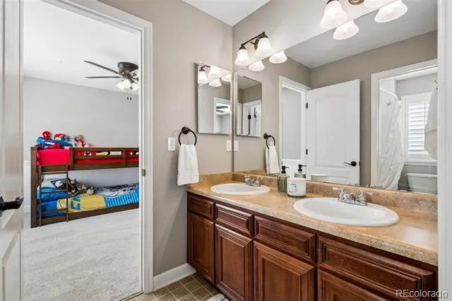 7694 S Eaton Park Court Aurora, CO 80016