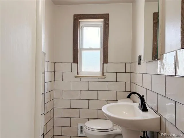442 Fulton Street Aurora, CO 80010
