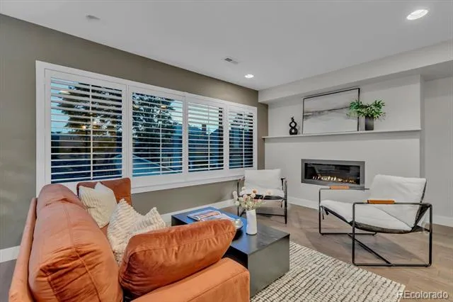 34 S Lincoln Street Denver, CO 80209