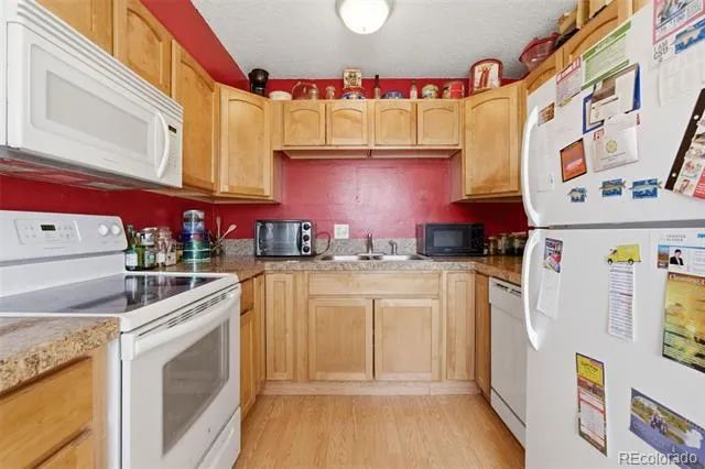 2130 S Vaughn Way #202E Aurora, CO 80014