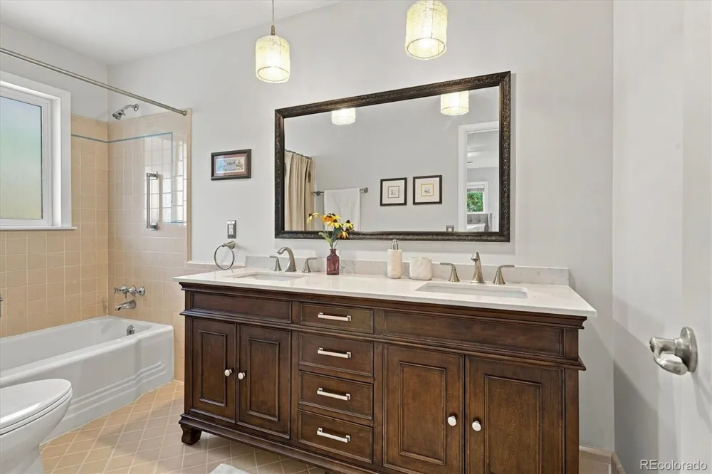 546 W Lake Avenue Littleton, CO 80120