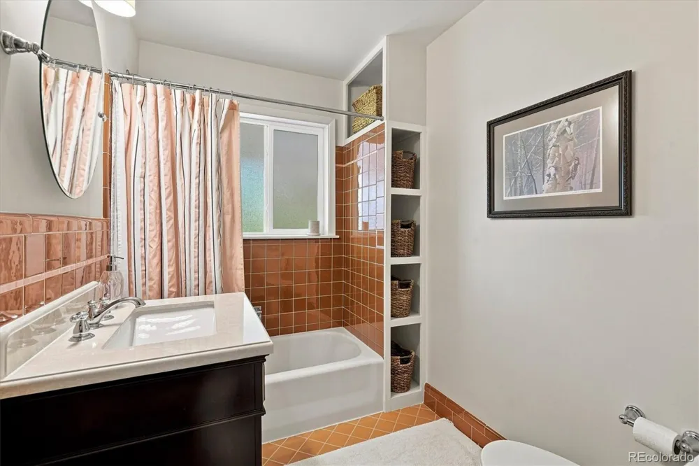 546 W Lake Avenue Littleton, CO 80120