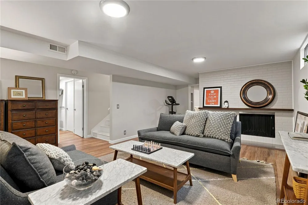 546 W Lake Avenue Littleton, CO 80120