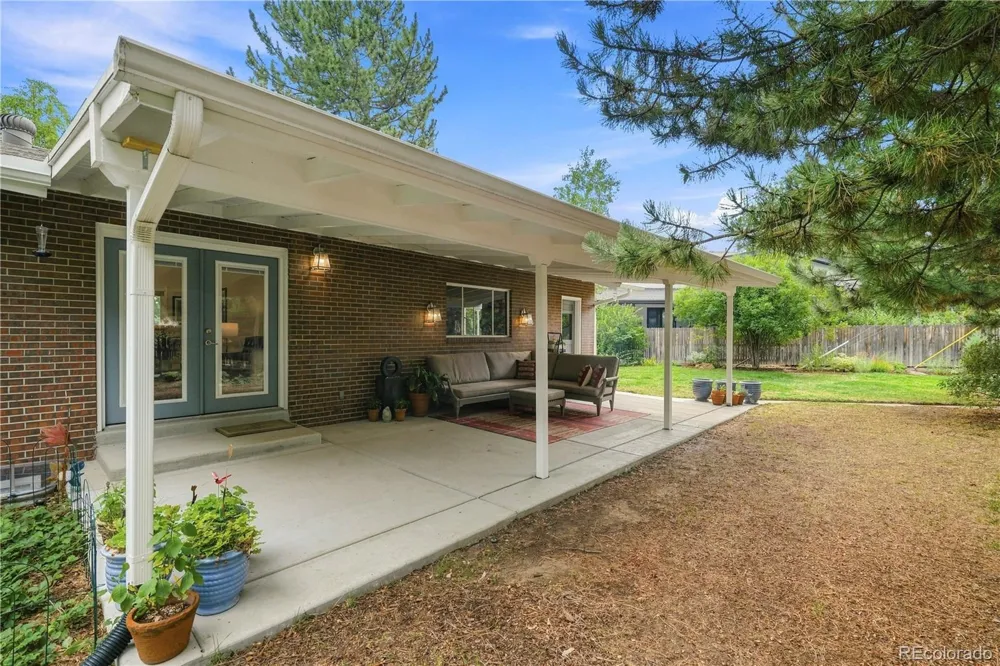 546 W Lake Avenue Littleton, CO 80120