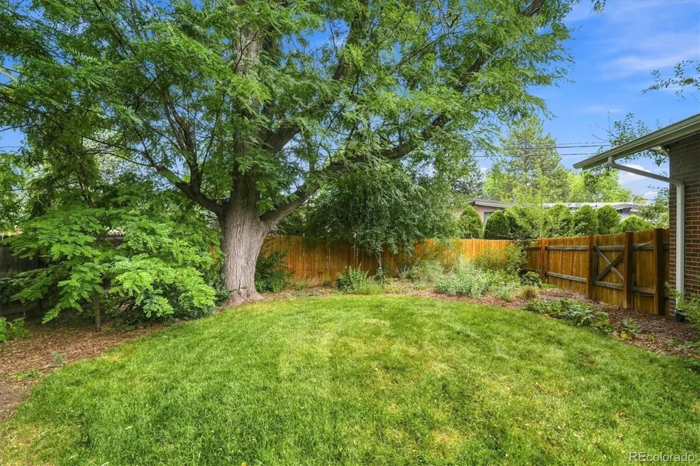 546 W Lake Avenue Littleton, CO 80120