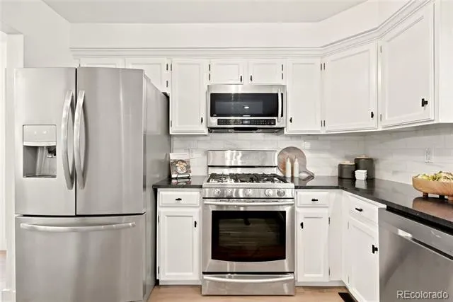7572 S Rosemary Circle Englewood, CO 80112