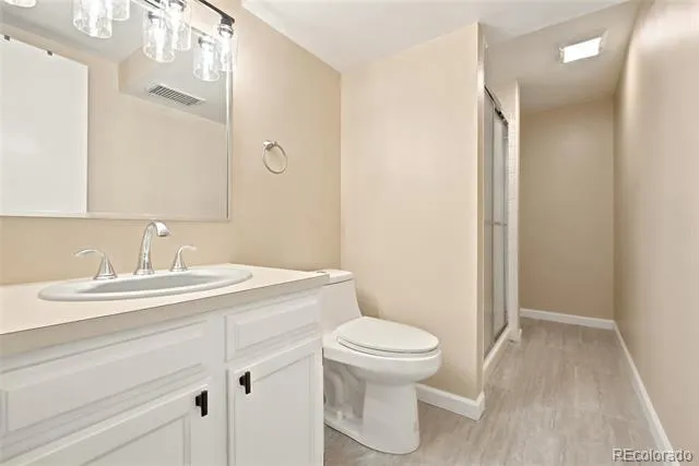 7572 S Rosemary Circle Englewood, CO 80112