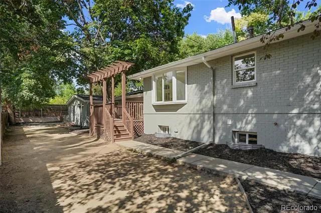 2112 9th Avenue Longmont, CO 80501