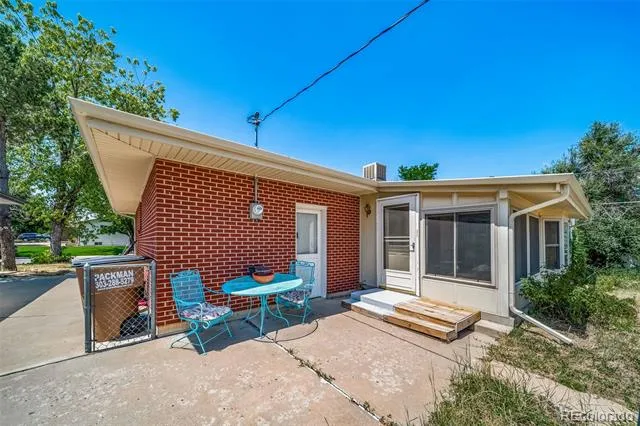 380 S Uvalda Street Aurora, CO 80012