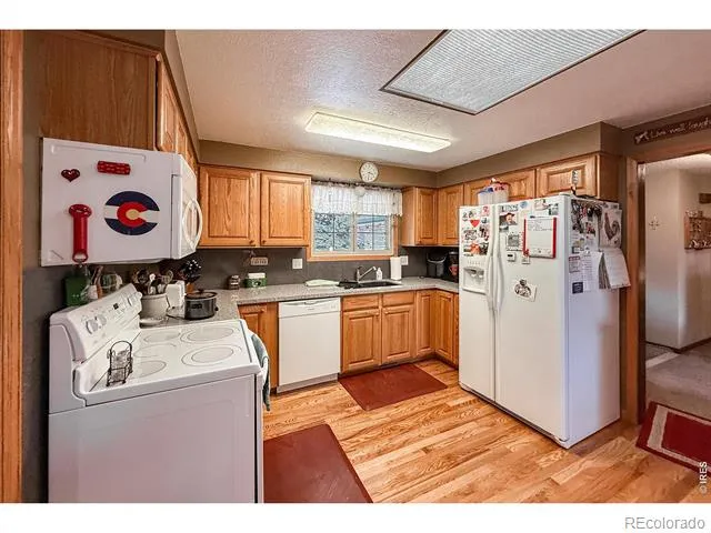 2806 Lake Park Way Longmont, CO 80503