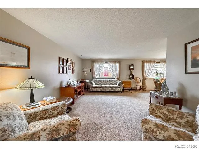 2806 Lake Park Way Longmont, CO 80503