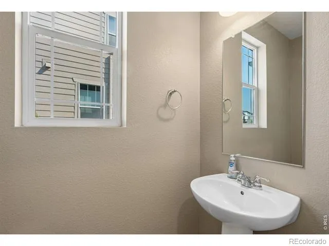 2478 Winding Drive Longmont, CO 80504