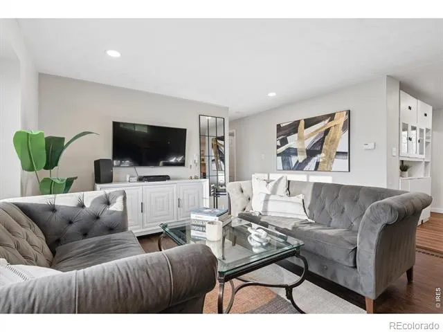 3148 E Maplewood Avenue Centennial, CO 80121