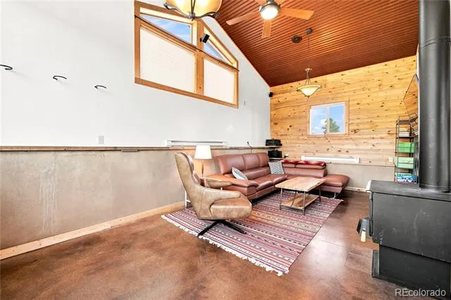 958 Chalice Drive Westcliffe, CO 81252