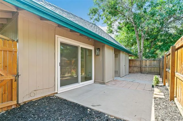 5902 S Willow Way Englewood, CO 80111